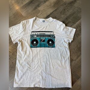 Old Navy Boombox Music Radio Graphic White T-Shirt Men's 2XL Tee